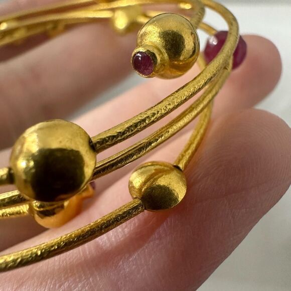 Gurhan 24k Gold Lentil Coin Bracelet Sith Faceted Rubies - Picture 7 of 9